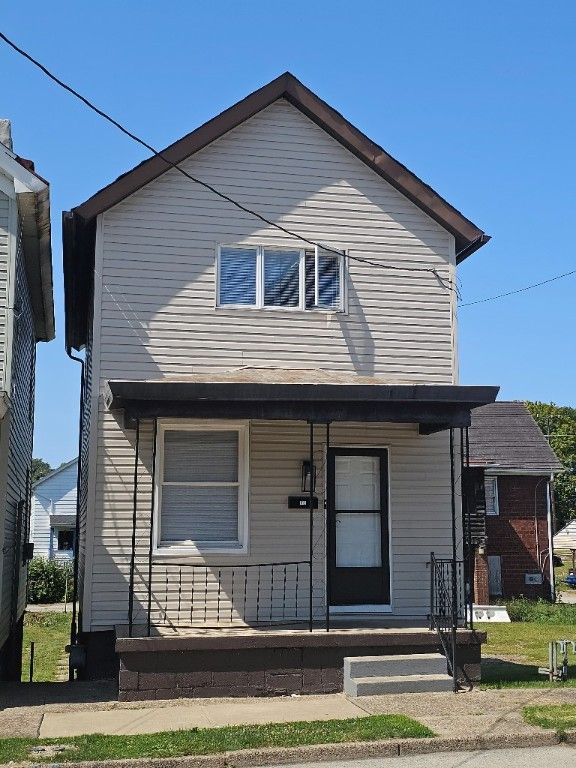113 S 13th St, Jeannette, PA 15644