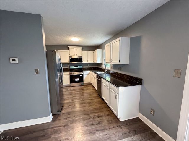 654 Diamond Circle, Ravenna, OH 44266