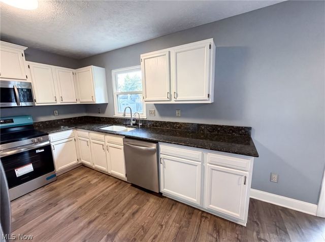 654 Diamond Circle, Ravenna, OH 44266