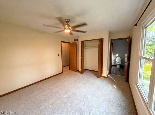 654 Diamond Circle, Ravenna, OH 44266