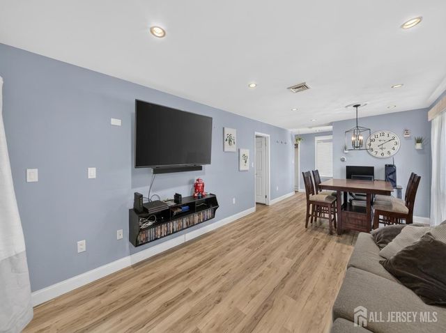320 Knight Court, Old Bridge, NJ 08857