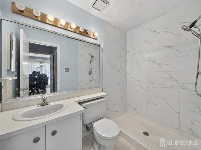 320 Knight Court, Old Bridge, NJ 08857