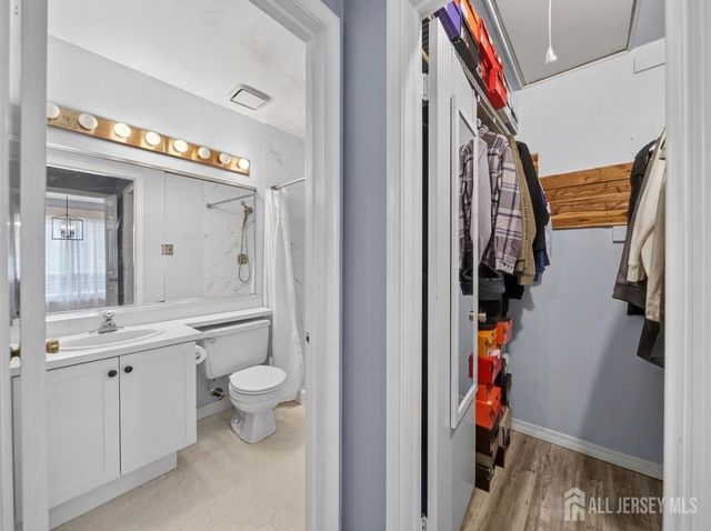 320 Knight Court, Old Bridge, NJ 08857