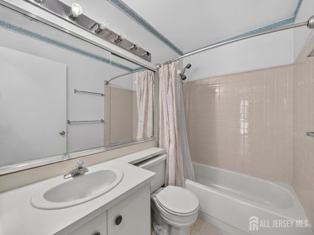 320 Knight Court, Old Bridge, NJ 08857
