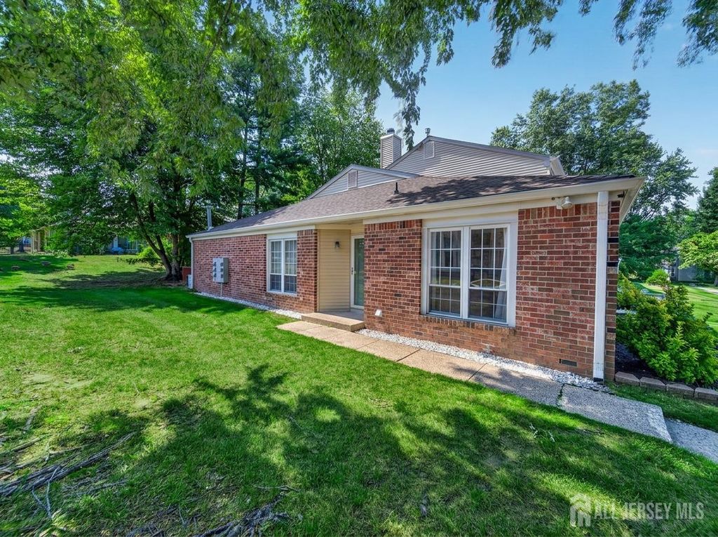 320 Knight Court, Old Bridge, NJ 08857