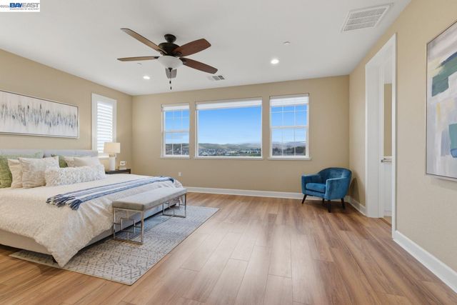 3871 Highpointe Ct, Dublin, CA 94568