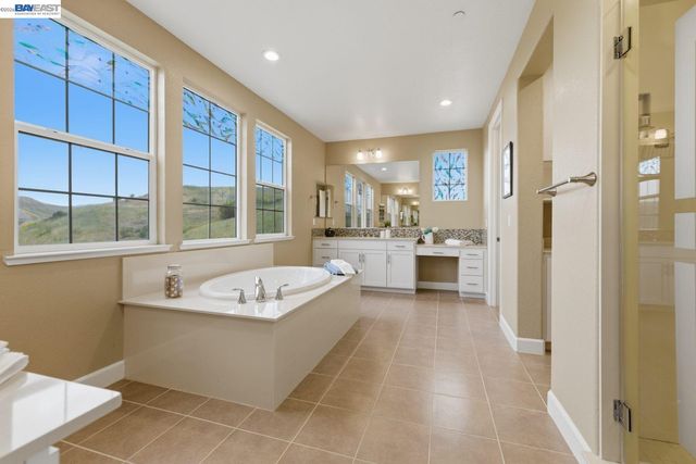 3871 Highpointe Ct, Dublin, CA 94568