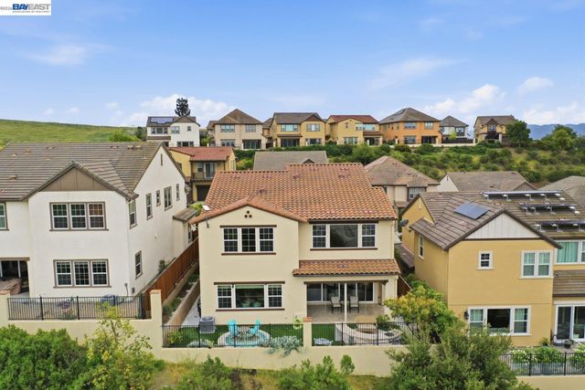 3871 Highpointe Ct, Dublin, CA 94568