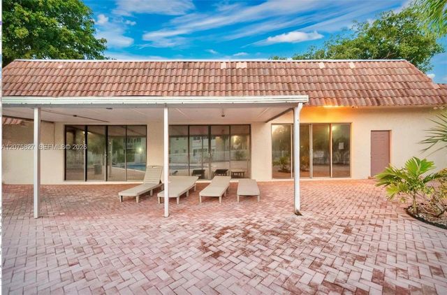 3777 NW 78th Avenue 10B, Davie, FL 33024