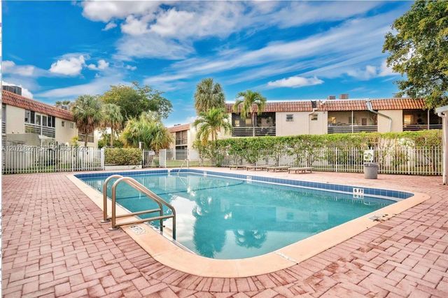 3777 NW 78th Avenue 10B, Davie, FL 33024