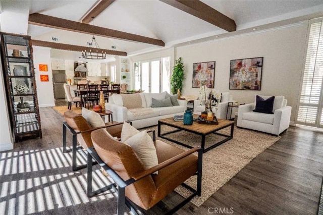 3183 N Laurel Canyon Blvd, Studio City, CA 91604