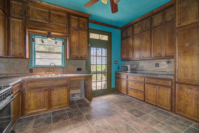 1316 Winnie Street, Galveston, TX 77550