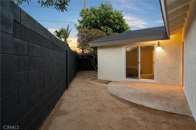 2101 N Hathaway, Santa Ana, CA 92705