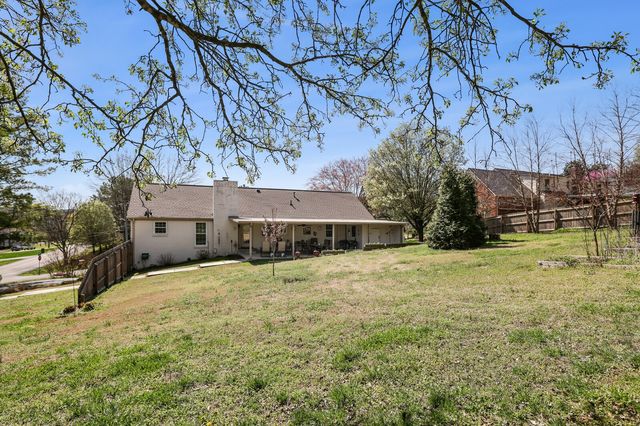 1500 Heritage Dr, Columbia, TN 38401