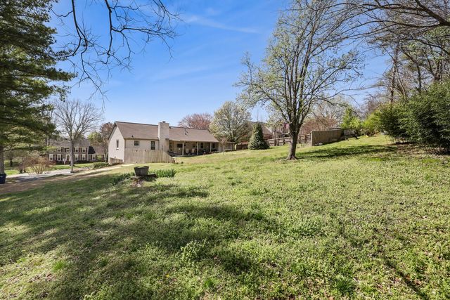 1500 Heritage Dr, Columbia, TN 38401