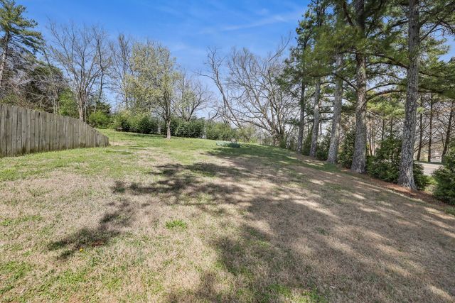 1500 Heritage Dr, Columbia, TN 38401