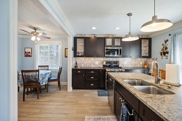 1500 Heritage Dr, Columbia, TN 38401