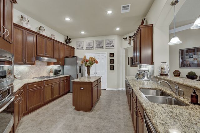 271 Hamburg Avenue, New Braunfels, TX 78132