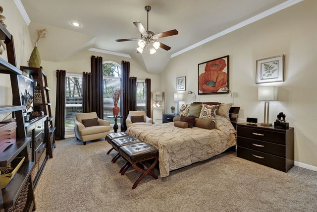 271 Hamburg Avenue, New Braunfels, TX 78132