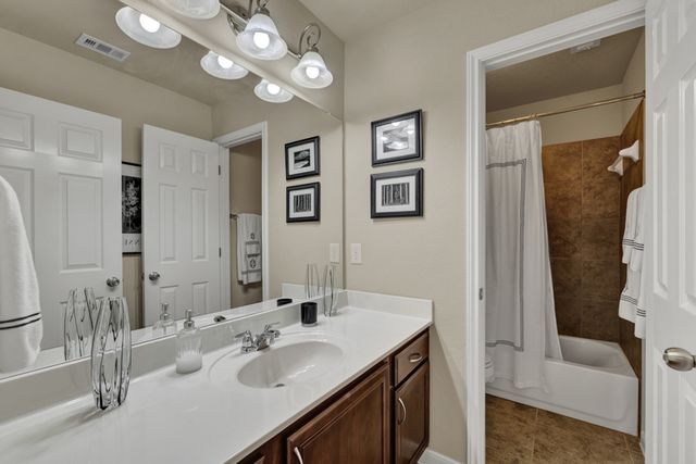 271 Hamburg Avenue, New Braunfels, TX 78132