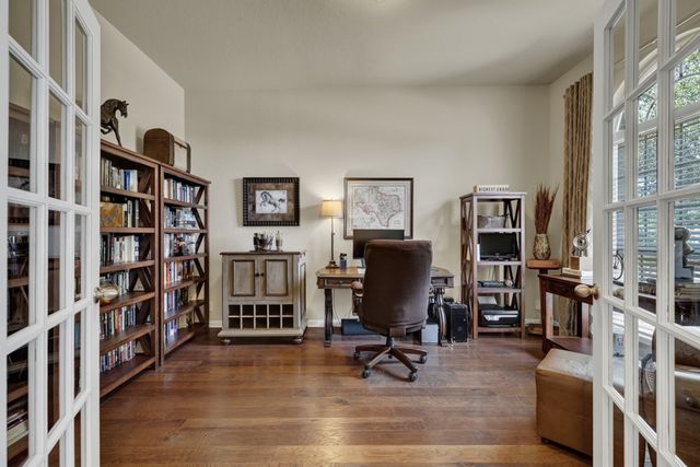 271 Hamburg Avenue, New Braunfels, TX 78132