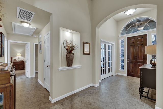 271 Hamburg Avenue, New Braunfels, TX 78132