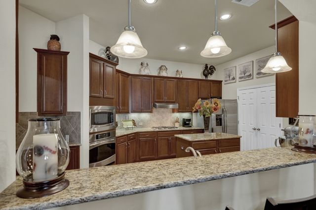 271 Hamburg Avenue, New Braunfels, TX 78132