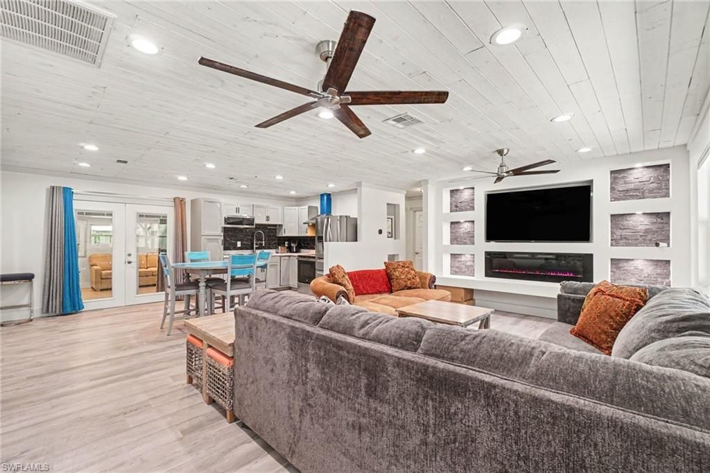 3728 Gasparilla ST, ST. JAMES CITY, FL 33956 — photo 3