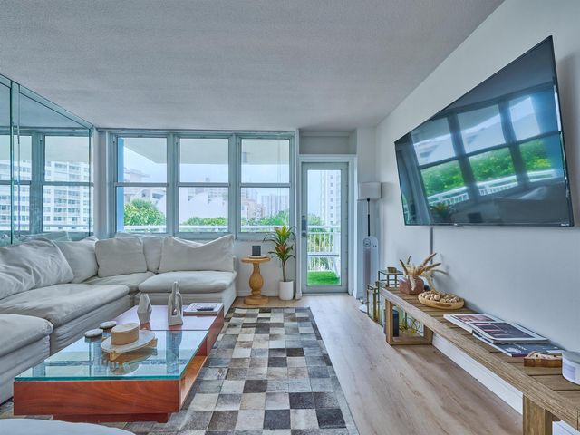 301 N Ocean Boulevard 306, Pompano Beach, FL 33062