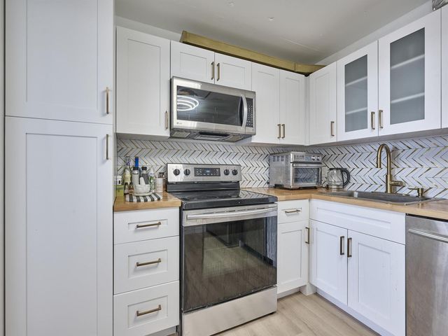 301 N Ocean Boulevard 306, Pompano Beach, FL 33062