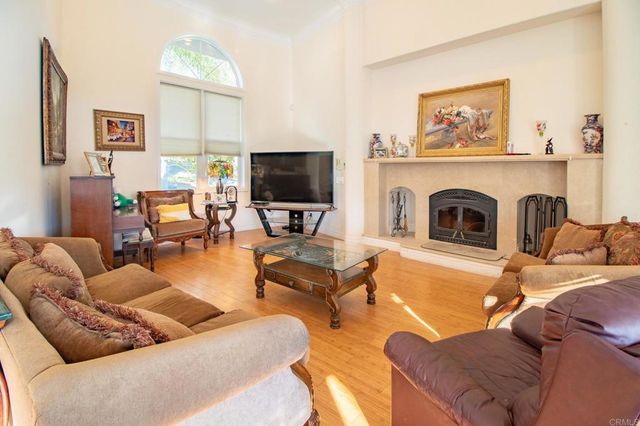 2057 Via Rancho Parkway, Escondido, CA 92029