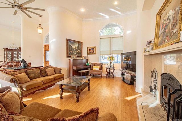 2057 Via Rancho Parkway, Escondido, CA 92029