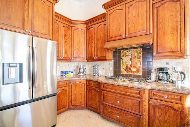 2057 Via Rancho Parkway, Escondido, CA 92029