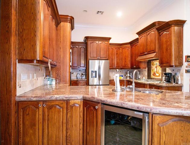 2057 Via Rancho Parkway, Escondido, CA 92029