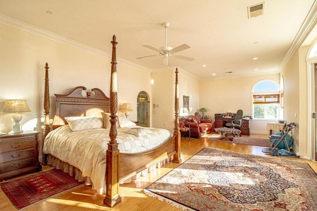 2057 Via Rancho Parkway, Escondido, CA 92029