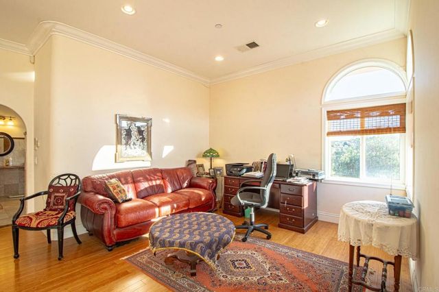2057 Via Rancho Parkway, Escondido, CA 92029