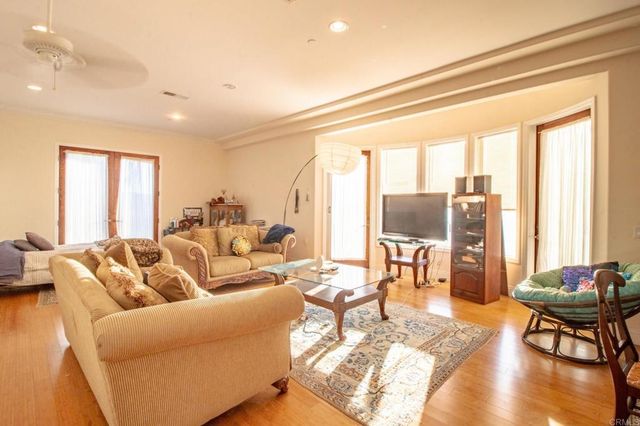 2057 Via Rancho Parkway, Escondido, CA 92029