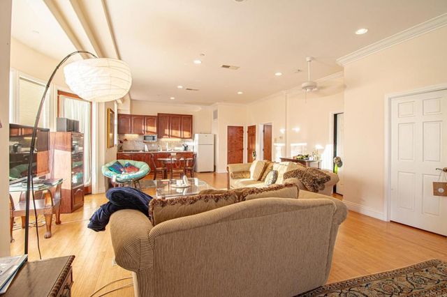 2057 Via Rancho Parkway, Escondido, CA 92029