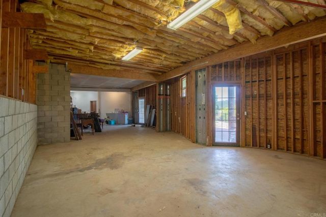 2057 Via Rancho Parkway, Escondido, CA 92029