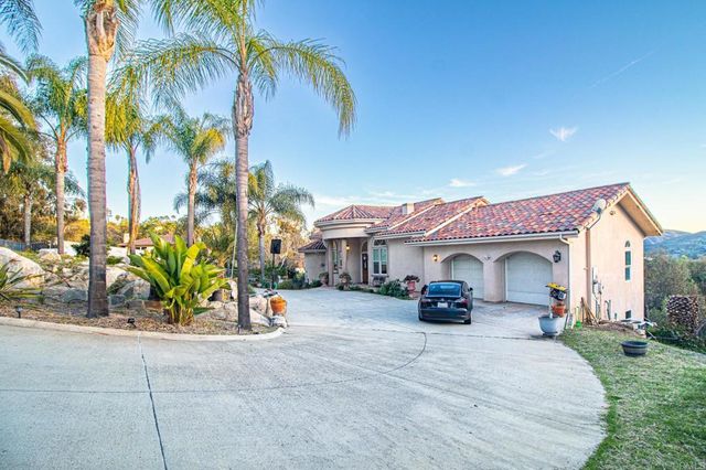 2057 Via Rancho Parkway, Escondido, CA 92029