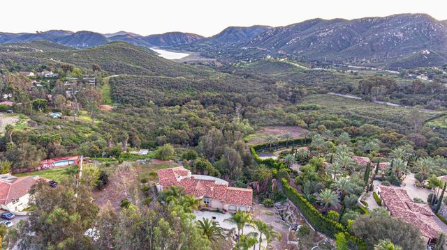 2057 Via Rancho Parkway, Escondido, CA 92029