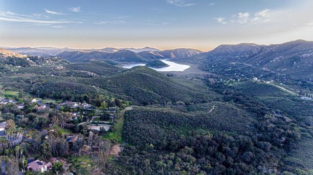 2057 Via Rancho Parkway, Escondido, CA 92029