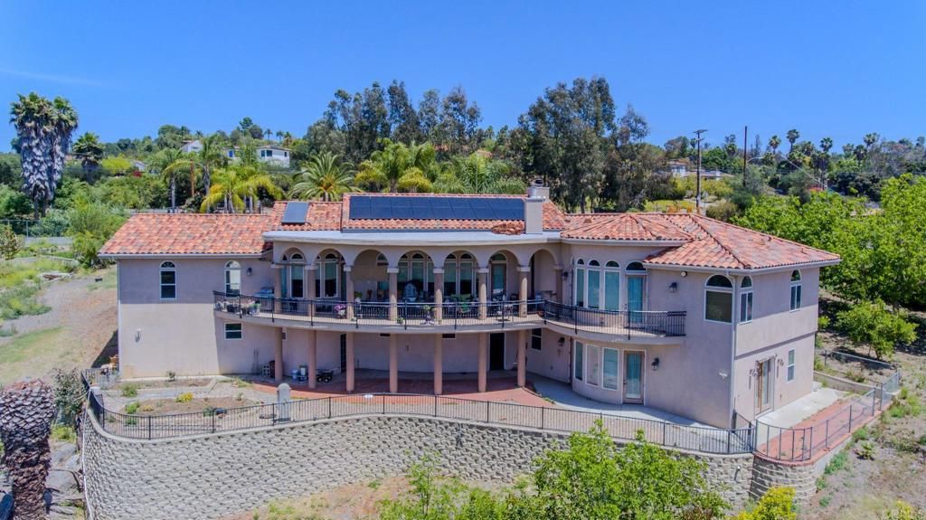 2057 Via Rancho Parkway, Escondido, CA 92029