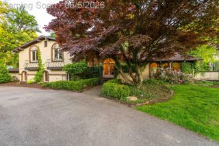 1865 Harvest Lane, Bloomfield Hills, MI 48302