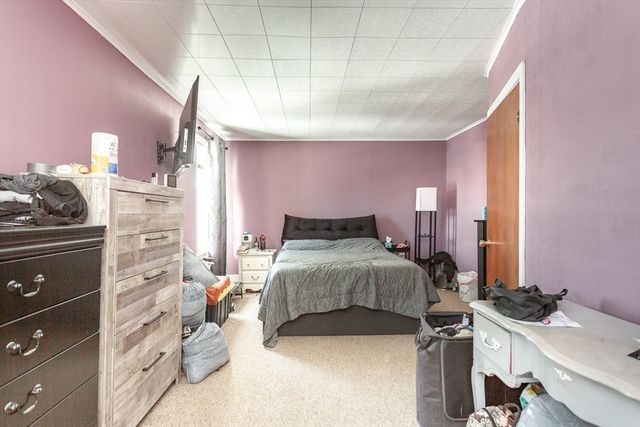 803 Tarkiln Hill Rd, New Bedford, MA 02745