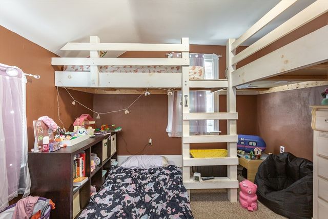 803 Tarkiln Hill Rd, New Bedford, MA 02745