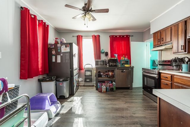 803 Tarkiln Hill Rd, New Bedford, MA 02745