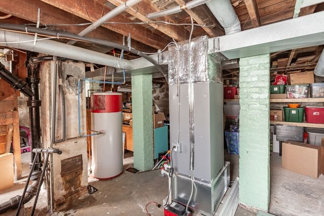 803 Tarkiln Hill Rd, New Bedford, MA 02745