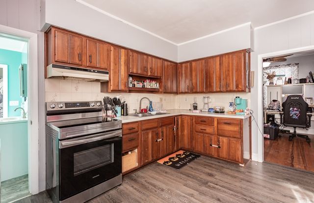 803 Tarkiln Hill Rd, New Bedford, MA 02745