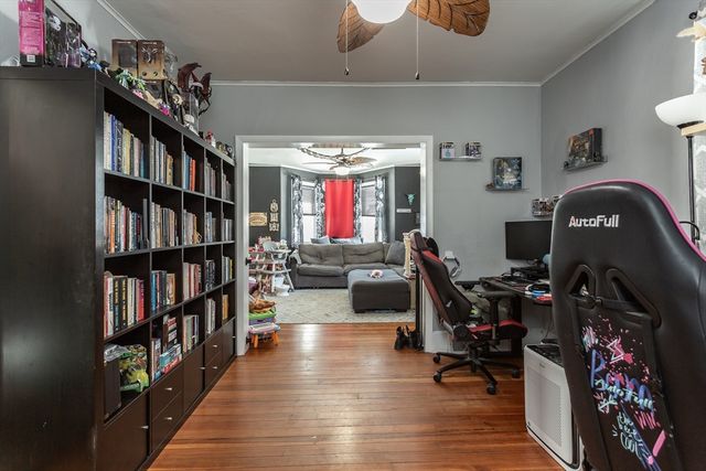 803 Tarkiln Hill Rd, New Bedford, MA 02745